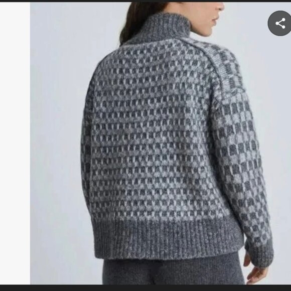 Everlane | The Cloud Checkered Turtleneck - Picture 2 of 7